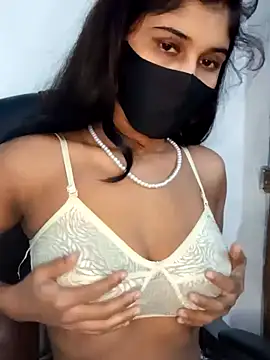 Snapshot of Angel_Riye chatting on January 2025 11:12:01 PM Angel Riye online show from January 2025 11:12:01 PM