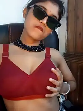 Snapshot of Angel_Riye chatting on February 2025 09:54:01 PM Angel Riye online show from February 2025 09:54:01 PM