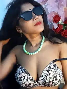 Snapshot of Angel_Riye chatting on March 2025 06:01:02 PM Angel Riye online show from March 2025 06:01:02 PM