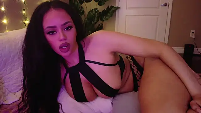 Snapshot of MayaIndica chatting on February 2025 07:36:02 AM MayaIndica online show from February 2025 07:36:02 AM