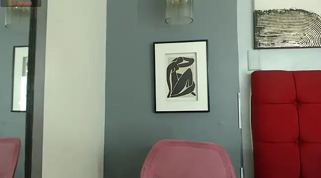 Snapshot of _Natassia_Dreams chatting on December 2024 08:32:01 PM Natassia Dreams online show from December 2024 08:32:01 PM