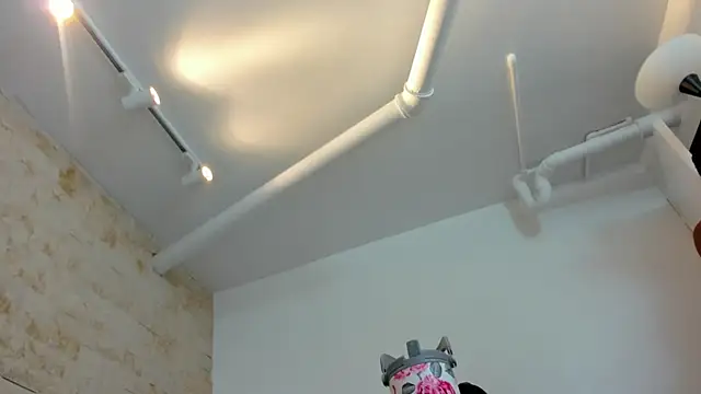 Snapshot of mia_roldan_ chatting on December 2025 12:00:02 PM mia roldan online show from December 2025 12:00:02 PM