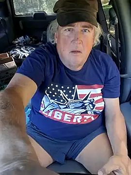 Snapshot of Bus310A chatting on October 2025 04:40:02 PM Bus310A online show from October 2025 04:40:02 PM