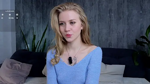 WiloneEsse online show from February 2025 01:10:01 AM