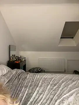 littlebambi26 online show from March 2026 09:51:01 PM