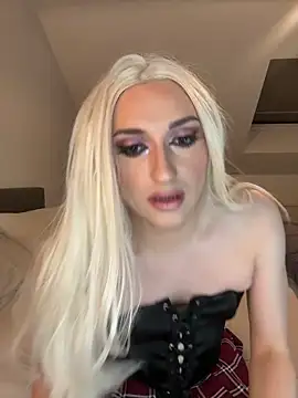 littlebambi26 online show from May 2026 11:42:01 PM