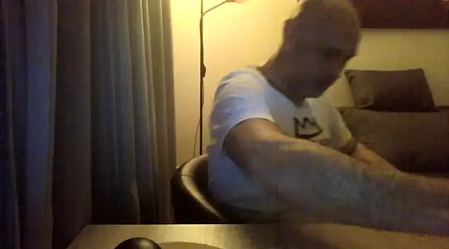 Avamereandmikel online show from March 2025 12:04:01 AM