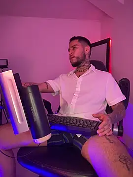 Junihn0 online show from December 2025 08:19:02 AM