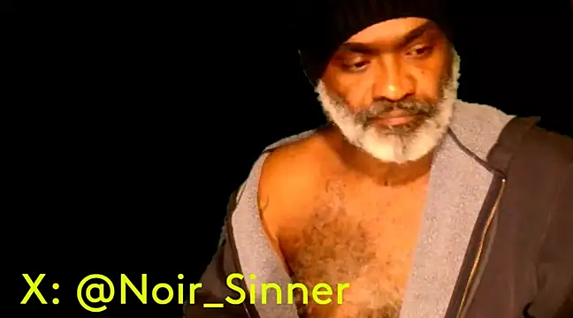 Snapshot of sinnernoir chatting on January 2025 04:23:02 AM sinnernoir online show from January 2025 04:23:02 AM