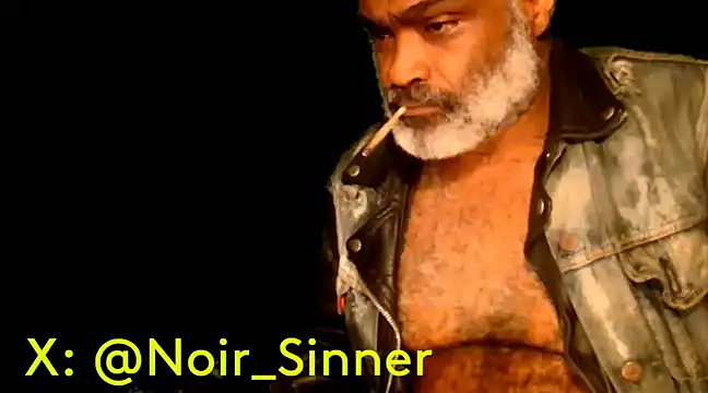 Snapshot of sinnernoir chatting on January 2025 11:32:02 PM sinnernoir online show from January 2025 11:32:02 PM