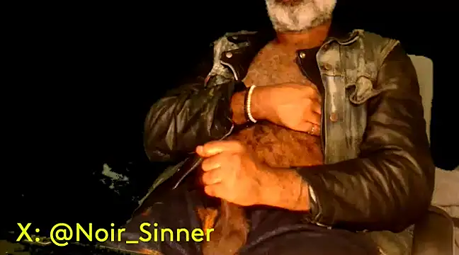 Snapshot of sinnernoir chatting on February 2025 03:00:02 AM sinnernoir online show from February 2025 03:00:02 AM