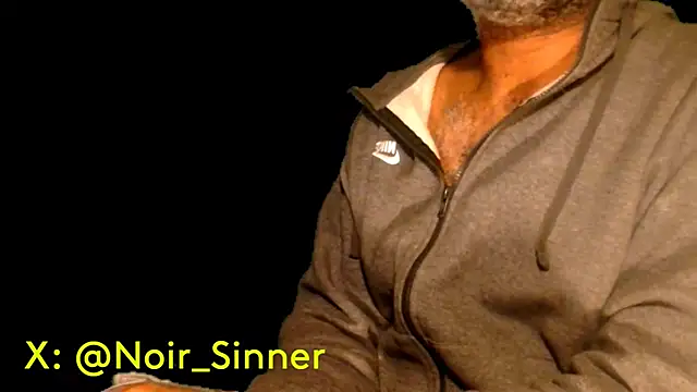 Snapshot of sinnernoir chatting on March 2025 07:31:02 AM sinnernoir online show from March 2025 07:31:02 AM