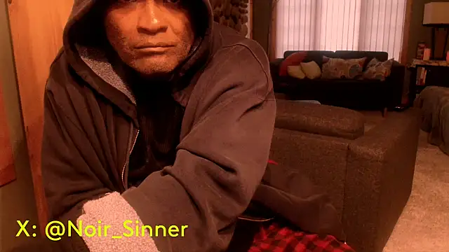 Snapshot of sinnernoir chatting on October 2025 09:37:02 PM sinnernoir online show from October 2025 09:37:02 PM