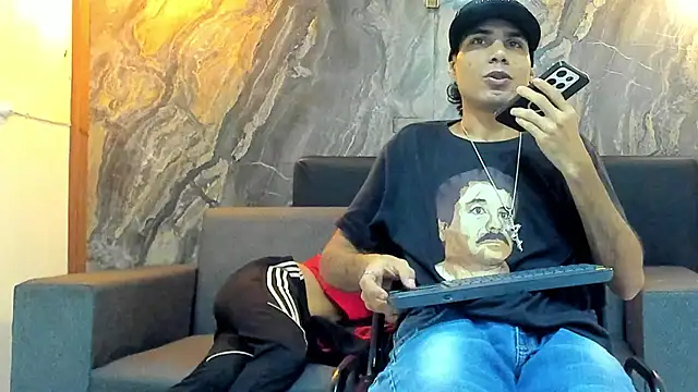 Duodreamhot online show from December 2024 04:09:01 AM