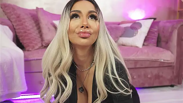 GoldenAmber online show from March 2026 05:47:02 AM