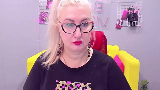 Snapshot of ChristyBrooks chatting on January 2025 07:17:01 AM ChristyBrooks online show from January 2025 07:17:01 AM