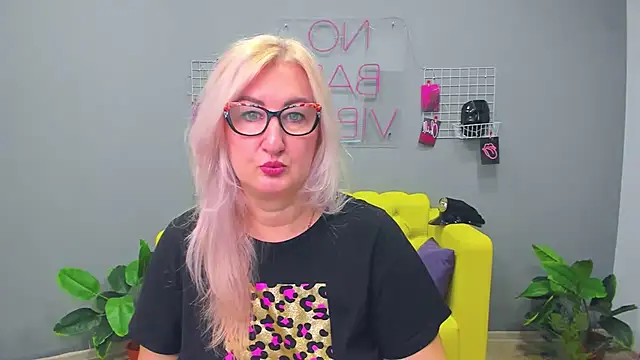 Snapshot of ChristyBrooks chatting on January 2025 12:05:02 PM ChristyBrooks online show from January 2025 12:05:02 PM