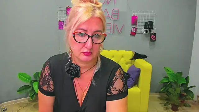 Snapshot of ChristyBrooks chatting on January 2025 03:18:01 PM ChristyBrooks online show from January 2025 03:18:01 PM