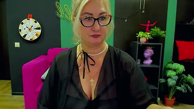 Snapshot of ChristyBrooks chatting on February 2025 03:17:01 PM ChristyBrooks online show from February 2025 03:17:01 PM