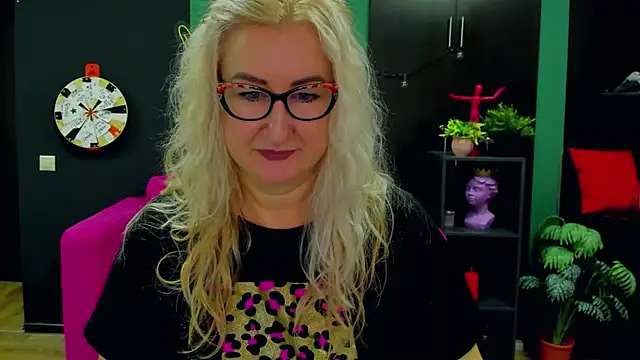 Snapshot of ChristyBrooks chatting on February 2025 12:11:02 PM ChristyBrooks online show from February 2025 12:11:02 PM