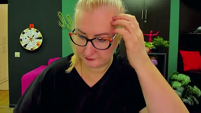 Snapshot of ChristyBrooks chatting on February 2025 12:16:01 PM ChristyBrooks online show from February 2025 12:16:01 PM