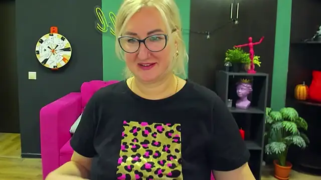 Snapshot of ChristyBrooks chatting on February 2025 09:36:01 PM ChristyBrooks online show from February 2025 09:36:01 PM