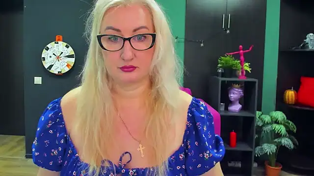 Snapshot of ChristyBrooks chatting on February 2025 12:28:01 PM ChristyBrooks online show from February 2025 12:28:01 PM