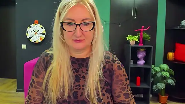 Snapshot of ChristyBrooks chatting on February 2025 02:30:01 PM ChristyBrooks online show from February 2025 02:30:01 PM