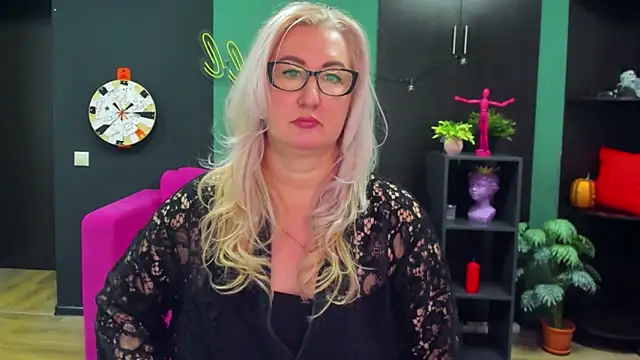 Snapshot of ChristyBrooks chatting on February 2025 04:21:01 PM ChristyBrooks online show from February 2025 04:21:01 PM