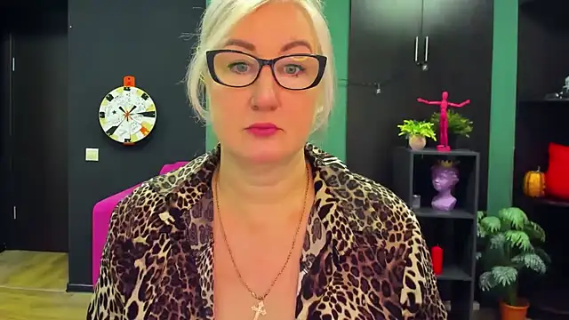 Snapshot of ChristyBrooks chatting on March 2025 01:14:02 PM ChristyBrooks online show from March 2025 01:14:02 PM