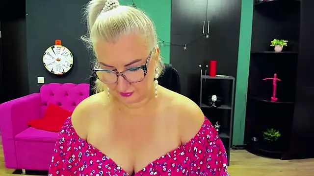 Snapshot of ChristyBrooks chatting on October 2025 09:12:01 AM ChristyBrooks online show from October 2025 09:12:01 AM