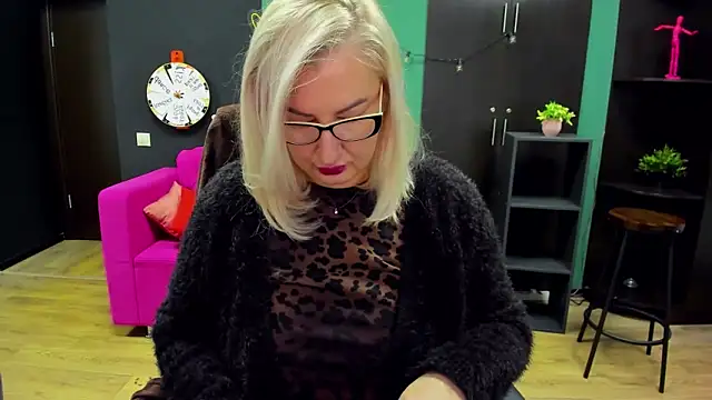 ChristyBrooks online show from December 2025 07:04:02 AM