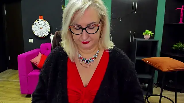 ChristyBrooks online show from December 2025 05:05:01 AM