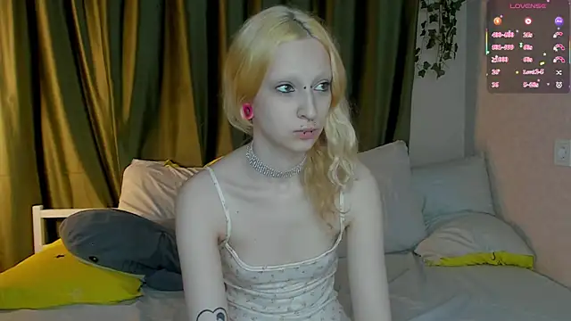 Snapshot of Lexy-Woorhez chatting on June 2026 04:19:02 PM Lexy-Woorhez online show from June 2026 04:19:02 PM