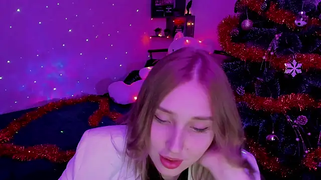 Snapshot of LinaTruly chatting on December 2024 11:05:02 PM LinaTruly online show from December 2024 11:05:02 PM