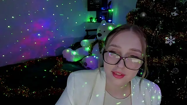 Snapshot of LinaTruly chatting on December 2024 08:25:02 PM LinaTruly online show from December 2024 08:25:02 PM