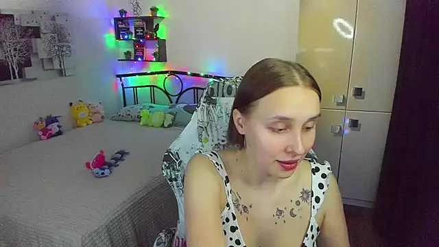 LinaTruly online show from April 2026 08:54:02 PM