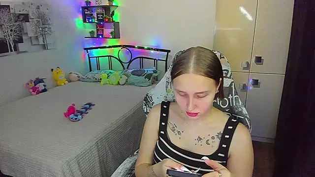 LinaTruly online show from May 2026 09:11:02 PM