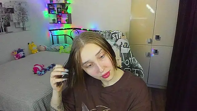 LinaTruly online show from May 2026 09:12:02 PM