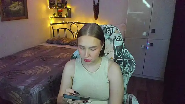 LinaTruly online show from June 2026 09:13:01 PM