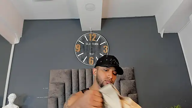Snapshot of Robin_Rief chatting on July 2026 02:05:17 AM Robin Rief online show from July 2026 02:05:17 AM