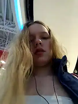 Snapshot of NicoleCut chatting on January 2025 11:06:01 PM NicoleCut online show from January 2025 11:06:01 PM