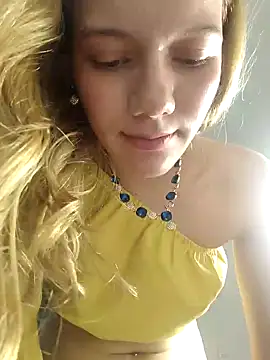 Snapshot of NicoleCut chatting on January 2025 02:50:01 PM NicoleCut online show from January 2025 02:50:01 PM