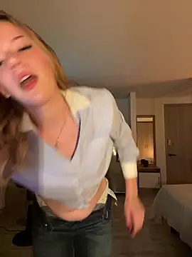 Snapshot of NicoleCut chatting on February 2025 12:09:01 AM NicoleCut online show from February 2025 12:09:01 AM