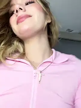 Snapshot of NicoleCut chatting on February 2025 11:18:02 AM NicoleCut online show from February 2025 11:18:02 AM