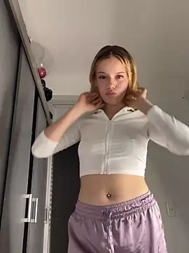 Snapshot of NicoleCut chatting on February 2025 11:17:02 AM NicoleCut online show from February 2025 11:17:02 AM