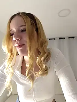 Snapshot of NicoleCut chatting on February 2025 11:01:02 AM NicoleCut online show from February 2025 11:01:02 AM