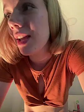 Snapshot of NicoleCut chatting on March 2025 01:35:02 AM NicoleCut online show from March 2025 01:35:02 AM