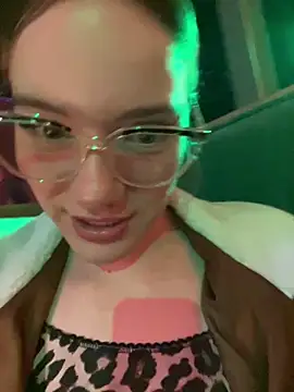 Snapshot of NicoleCut chatting on October 2025 11:38:01 PM NicoleCut online show from October 2025 11:38:01 PM