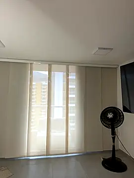 Snapshot of NicoleCut chatting on November 2025 11:27:02 AM NicoleCut online show from November 2025 11:27:02 AM